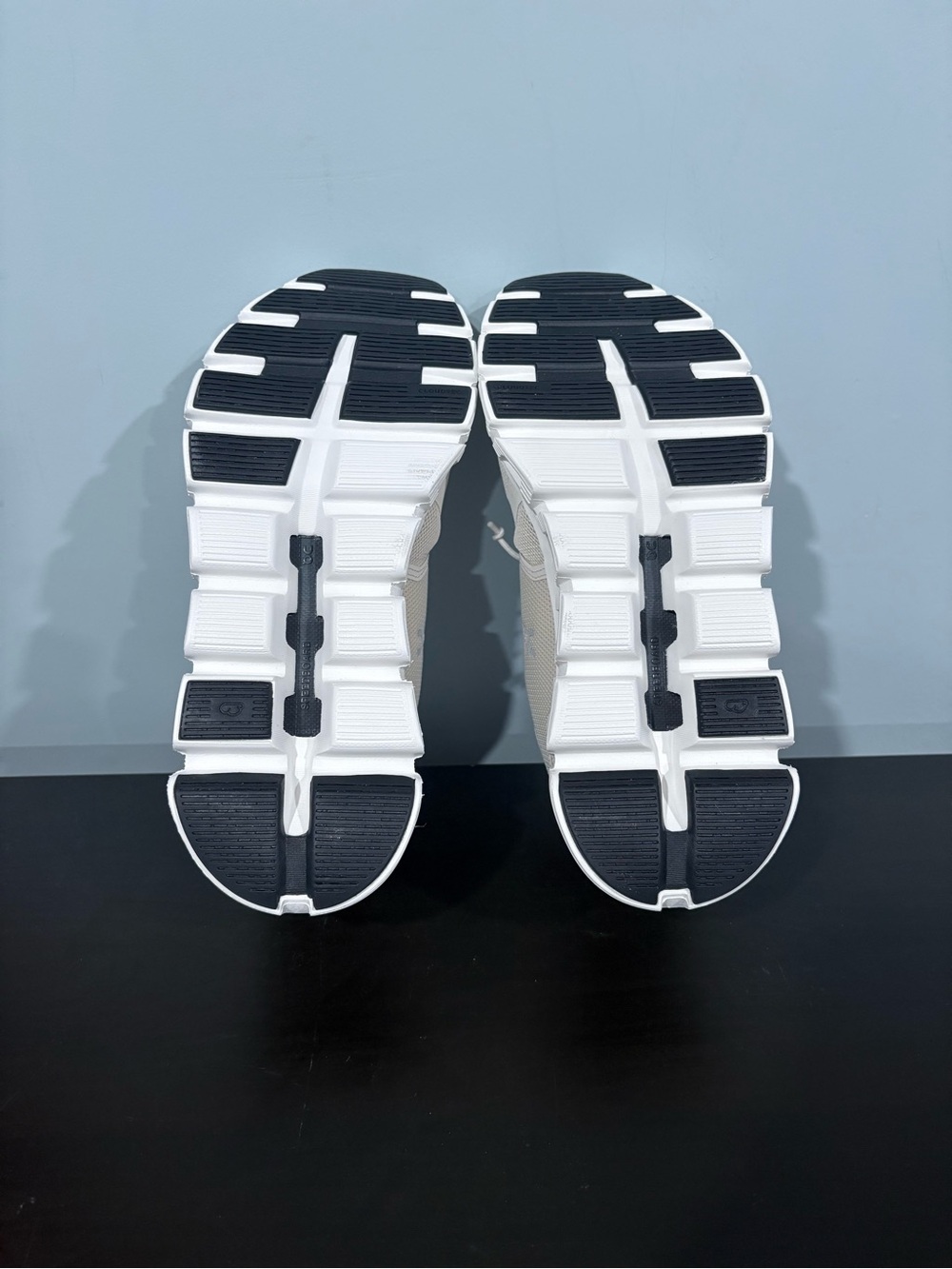 on cloud women’s cloud 6 wide | size 7.5 - Picture 7 of 7